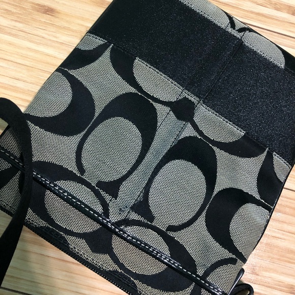 COACH Crossbody Bag - Picture 4 of 4